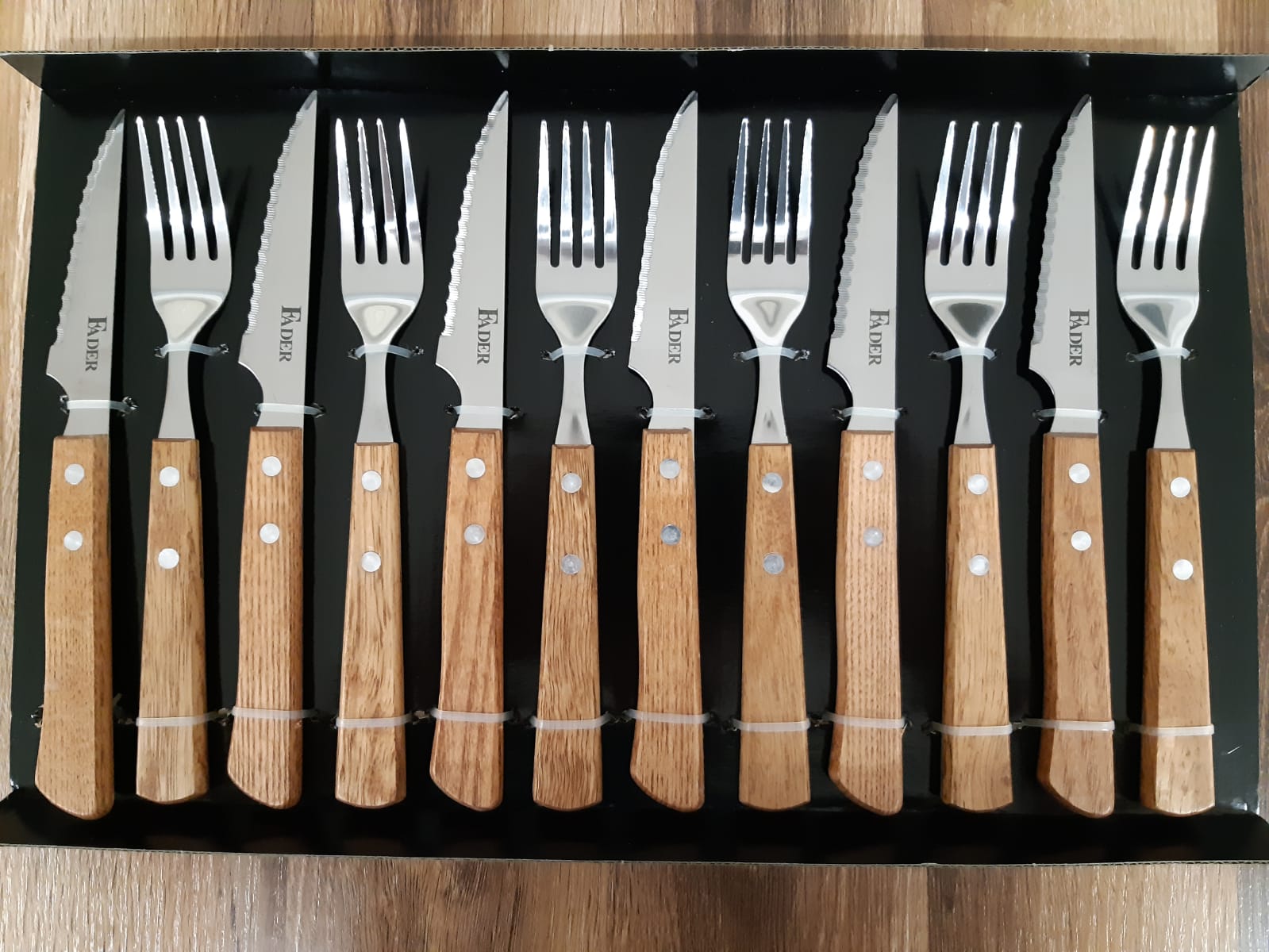 Wanbasion 8-Piece Steak Knife Set Dishwasher Safe, Steak Knife Set