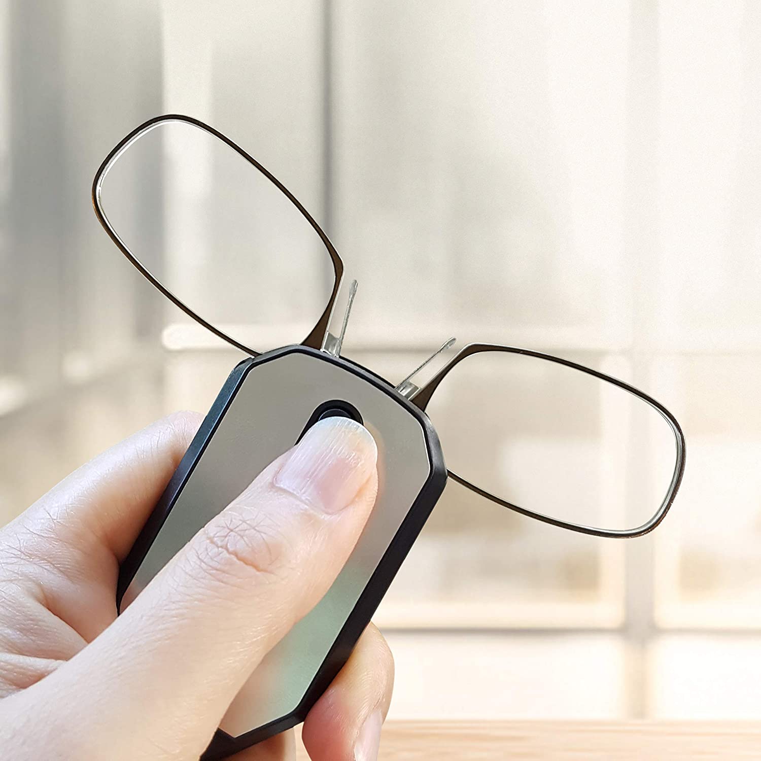 FOLDABLE READING GLASSES KEYCHAIN – +1.5\+2 \+2.5 \+3, SKU:436 – +1.5