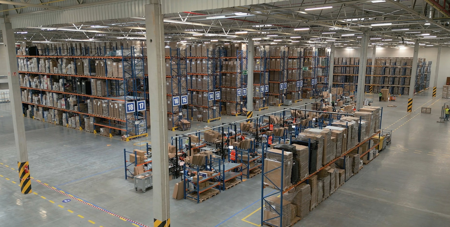 Read more about the article Wholesale vs. Importing Directly from China: Which Is Better for European Retailers?